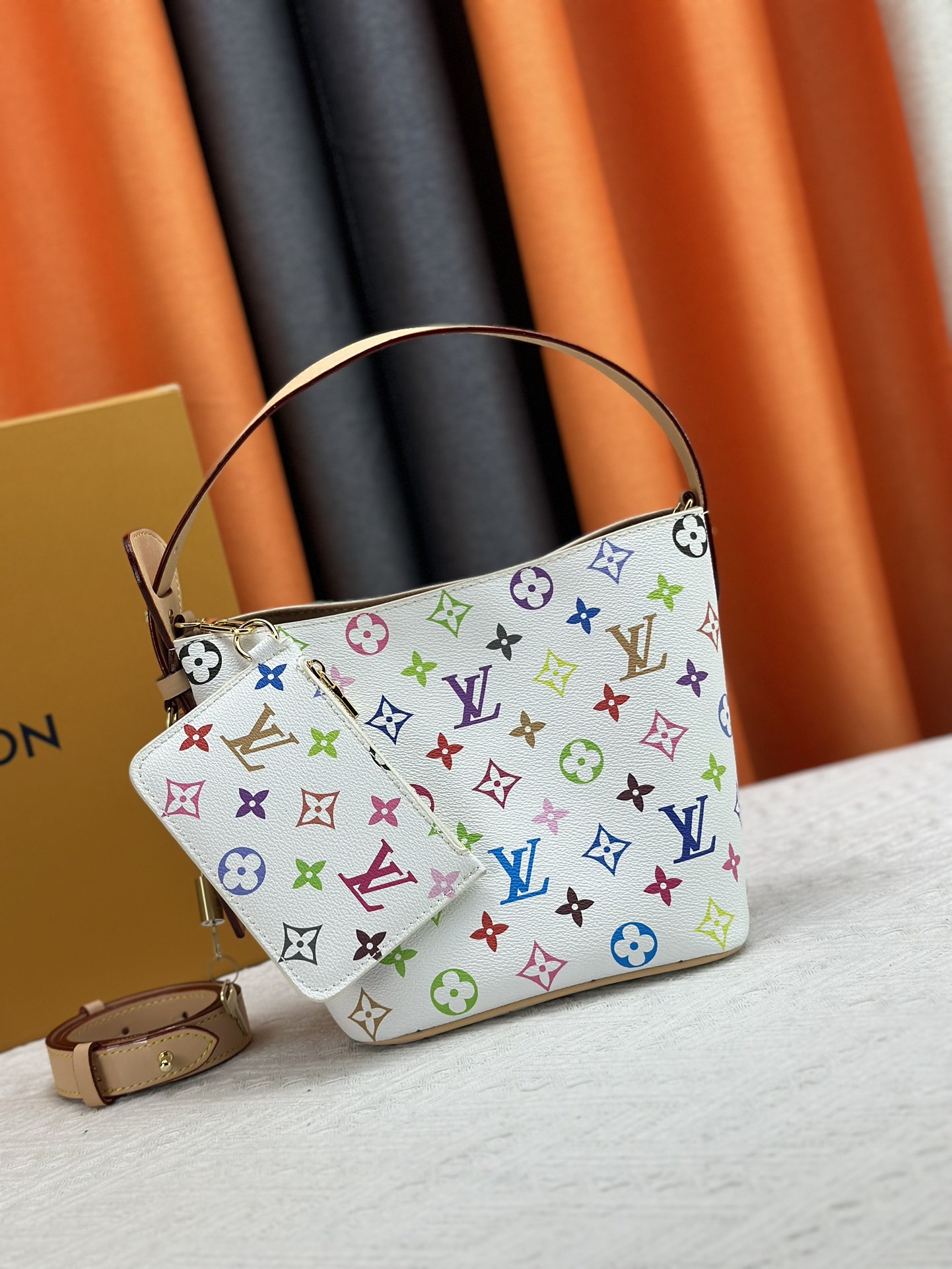LV bag 657